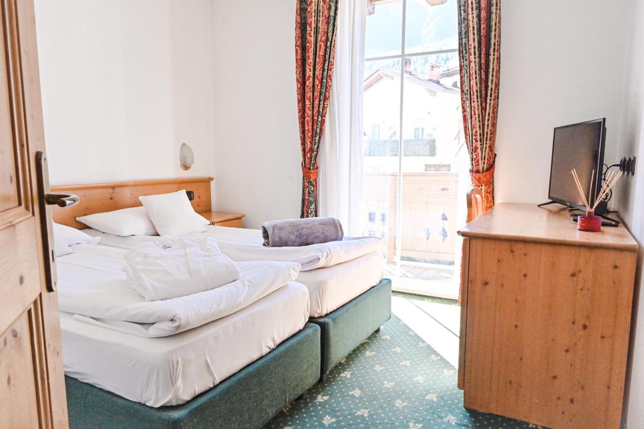 Alp Hotel Dolomiti Dimaro Ngoại thất bức ảnh