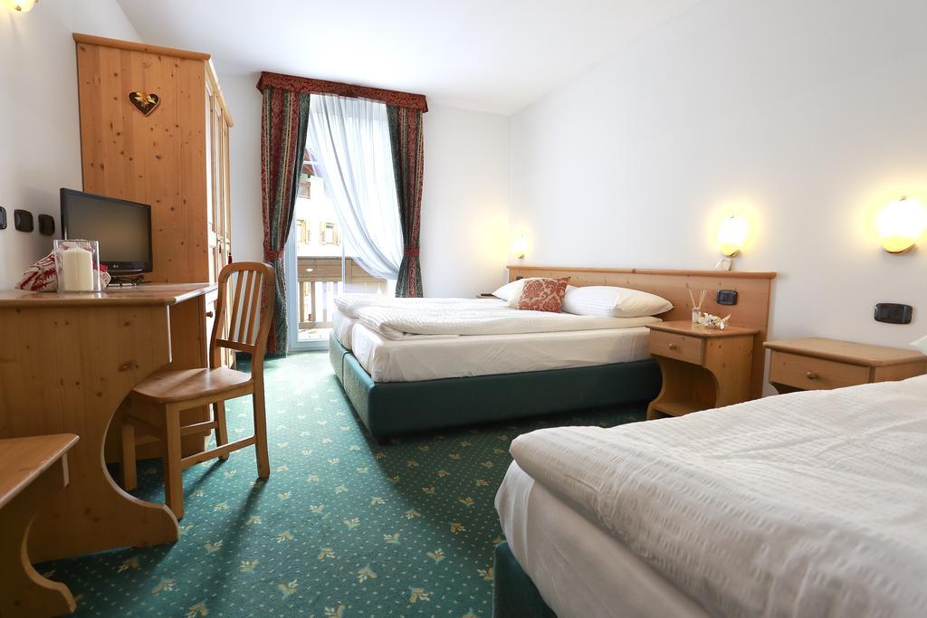 Alp Hotel Dolomiti Dimaro Ngoại thất bức ảnh