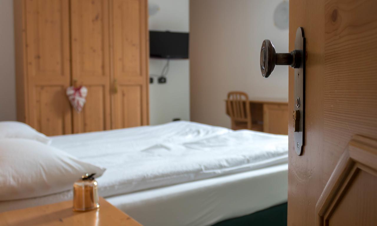 Alp Hotel Dolomiti Dimaro Ngoại thất bức ảnh