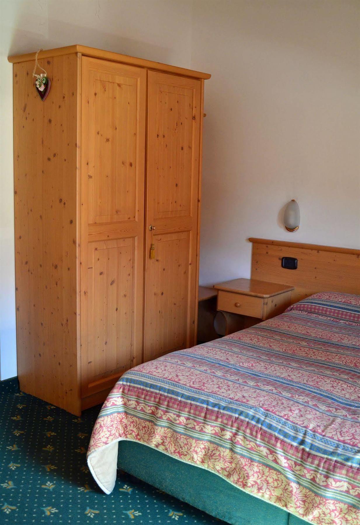 Alp Hotel Dolomiti Dimaro Ngoại thất bức ảnh