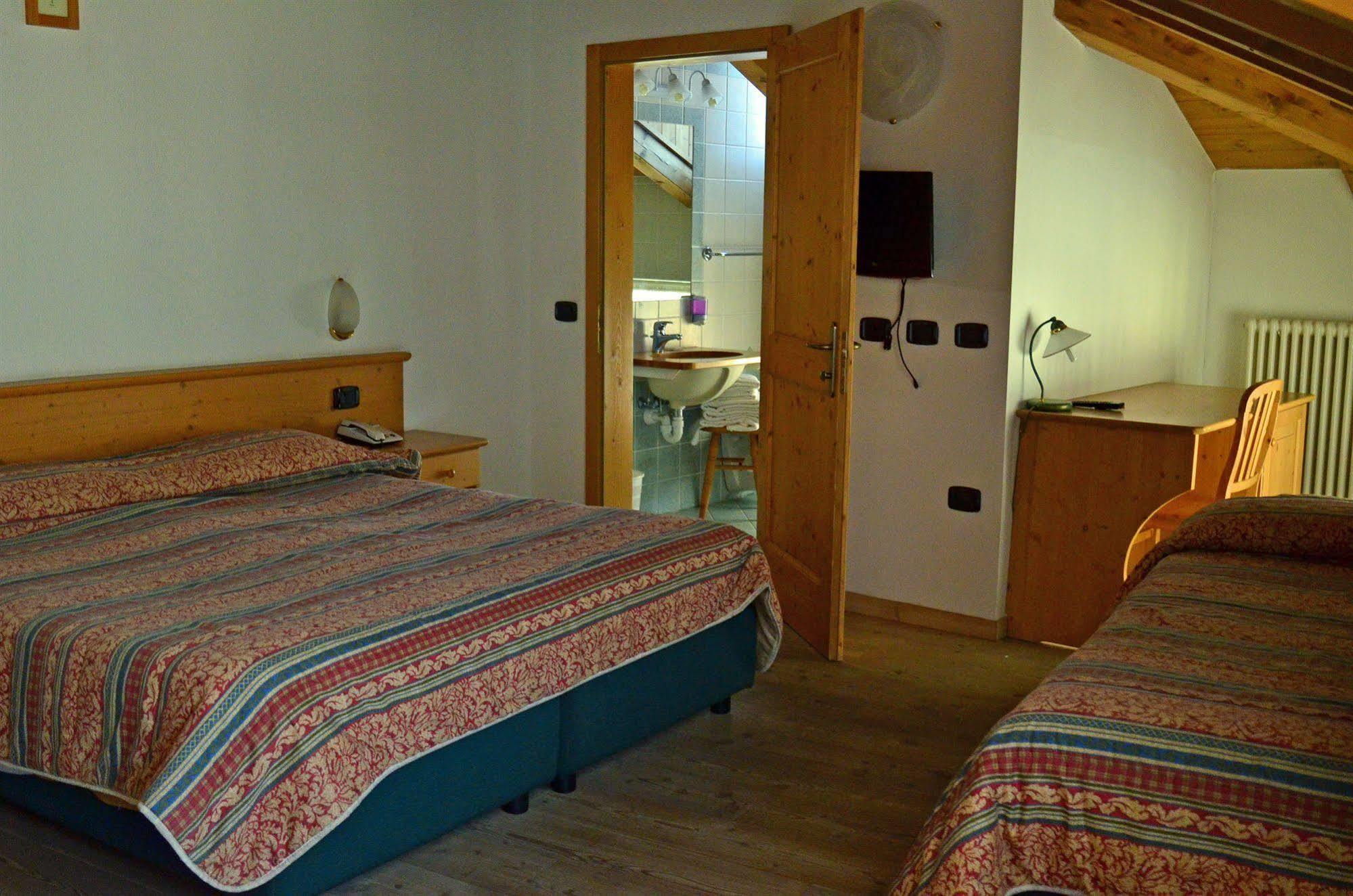 Alp Hotel Dolomiti Dimaro Ngoại thất bức ảnh